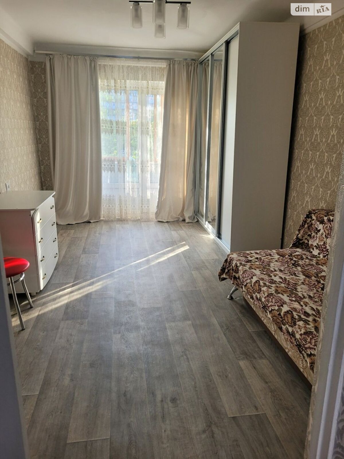 Продаж трикімнатної квартири в Києві, на просп. Павла Тичини 3, район Березняки фото 1