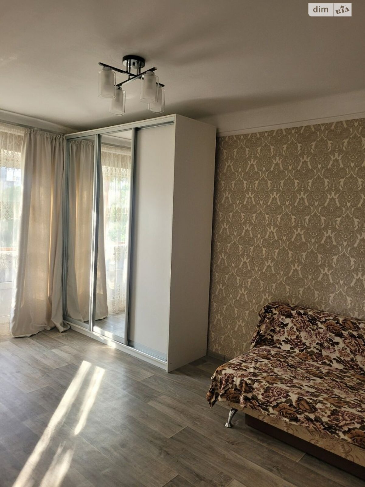 Продаж трикімнатної квартири в Києві, на просп. Павла Тичини 3, район Березняки фото 1