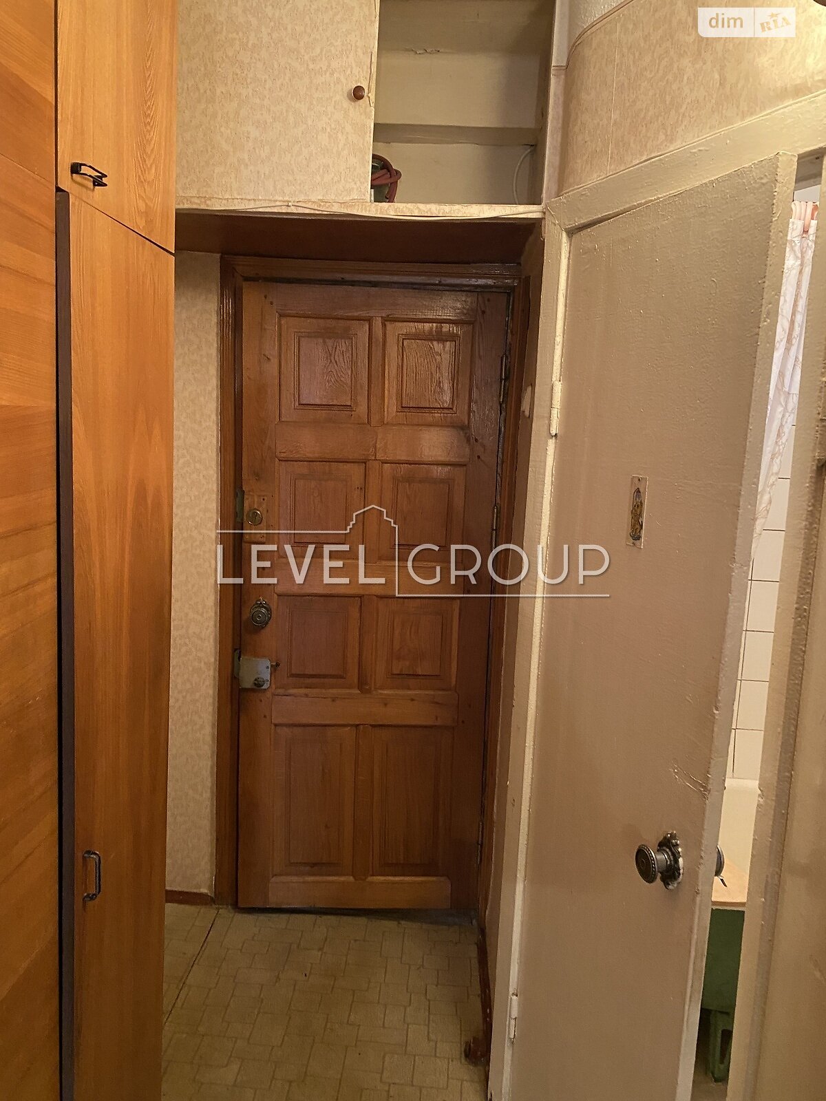 Продажа трехкомнатной квартиры в Киеве, на просп. Павла Тычины 21, район Березняки фото 1