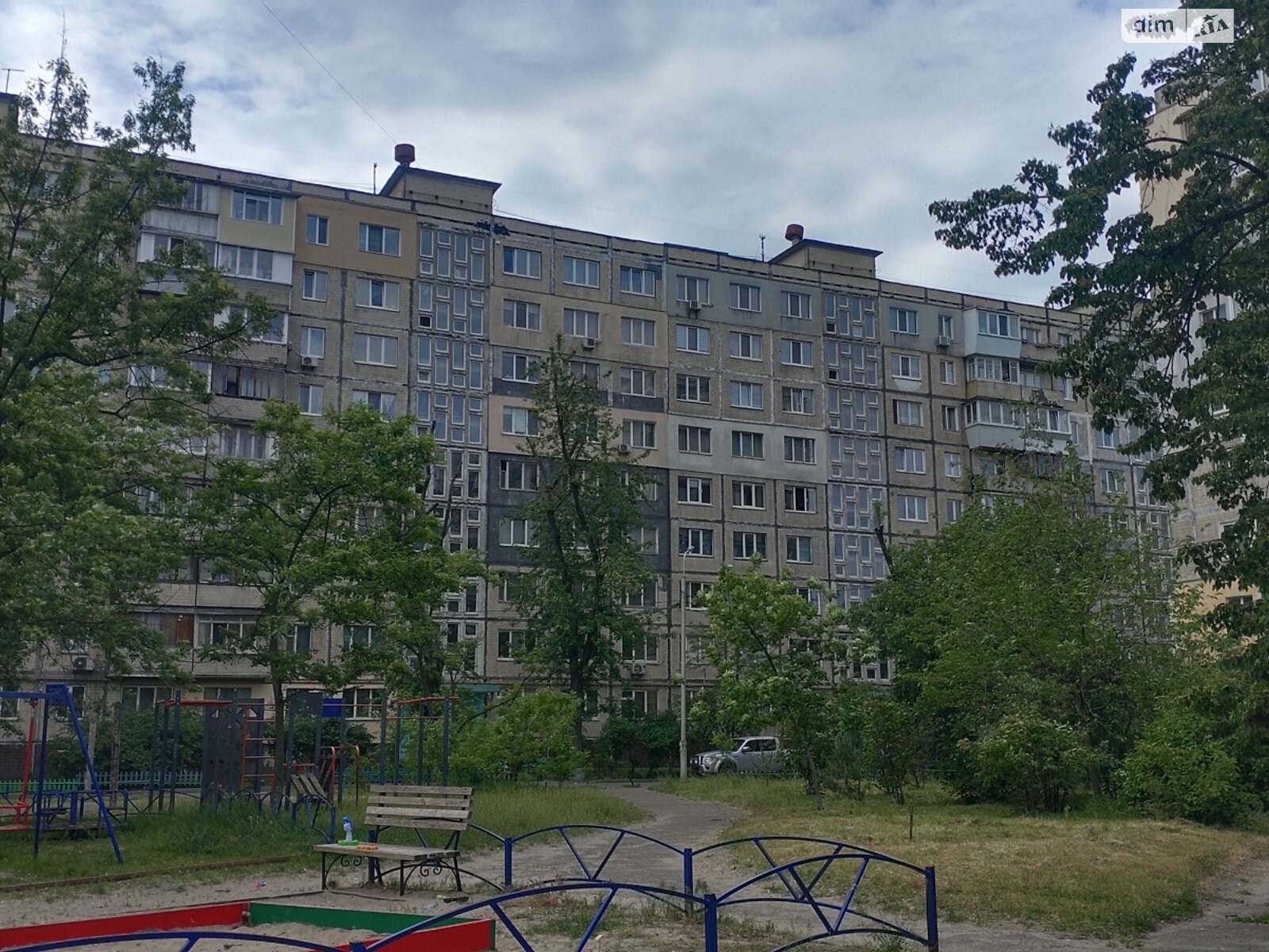 Продаж трикімнатної квартири в Києві, на вул. Юрія Шумського 10, район Березняки фото 1 Продаж трикімнатної квартири в Києві, на вул. Юрія Шумського 10, район Березняки фото 1