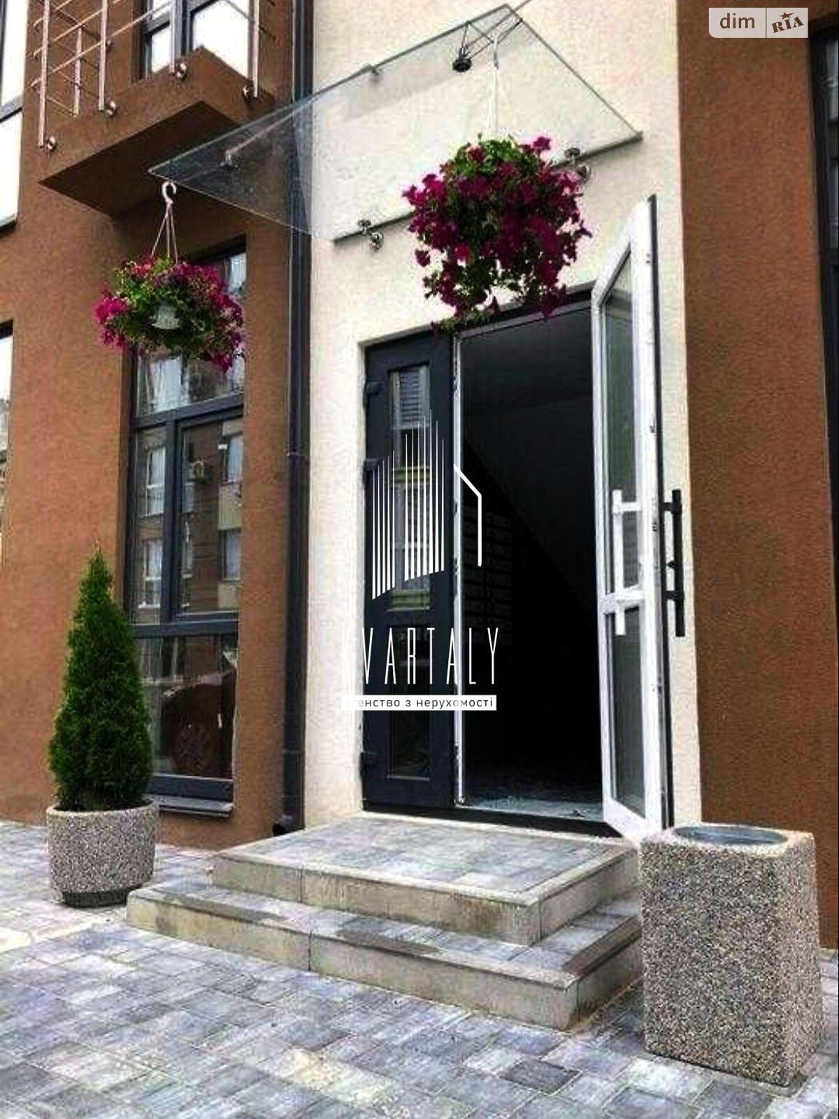 Продаж однокімнатної квартири в Києві, на вул. Садова 32, район Берковець фото 1 Продаж однокімнатної квартири в Києві, на вул. Садова 32, район Берковець фото 1