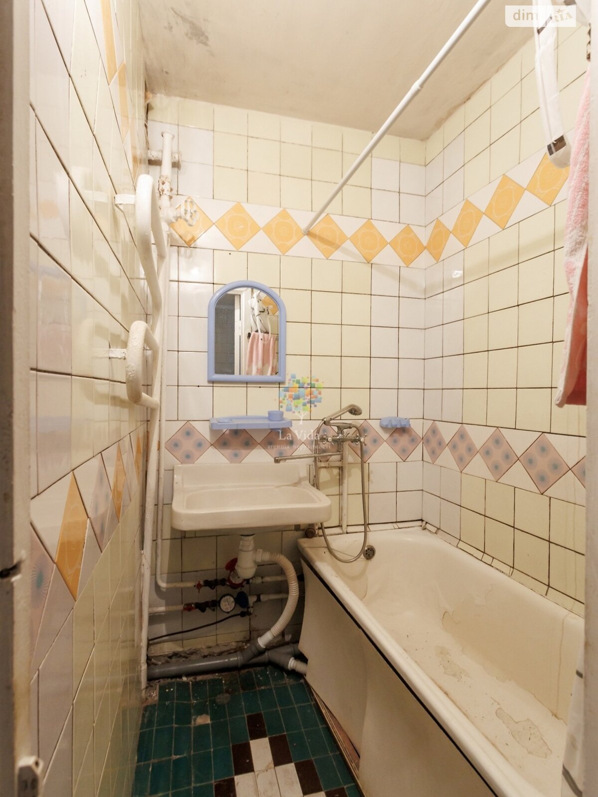 Продажа трехкомнатной квартиры в Киеве, на ул. Жмеринская 16, район Борщаговка фото 1 Продажа трехкомнатной квартиры в Киеве, на ул. Жмеринская 16, район Борщаговка фото 1