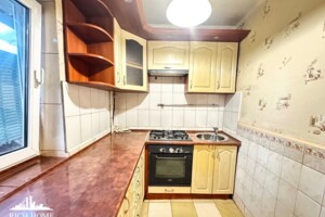 Продаж однокімнатної квартири в Києві, на бул. Жуля Верна 5/8, район Борщагівка фото 2