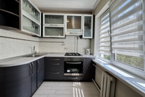 Продаж двокімнатної квартири в Києві, на просп. Леся Курбаса 9, район Борщагівка фото 2