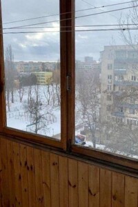 Продажа трехкомнатной квартиры в Киеве, на бул. Жюля Верна 13, район Борщаговка фото 2