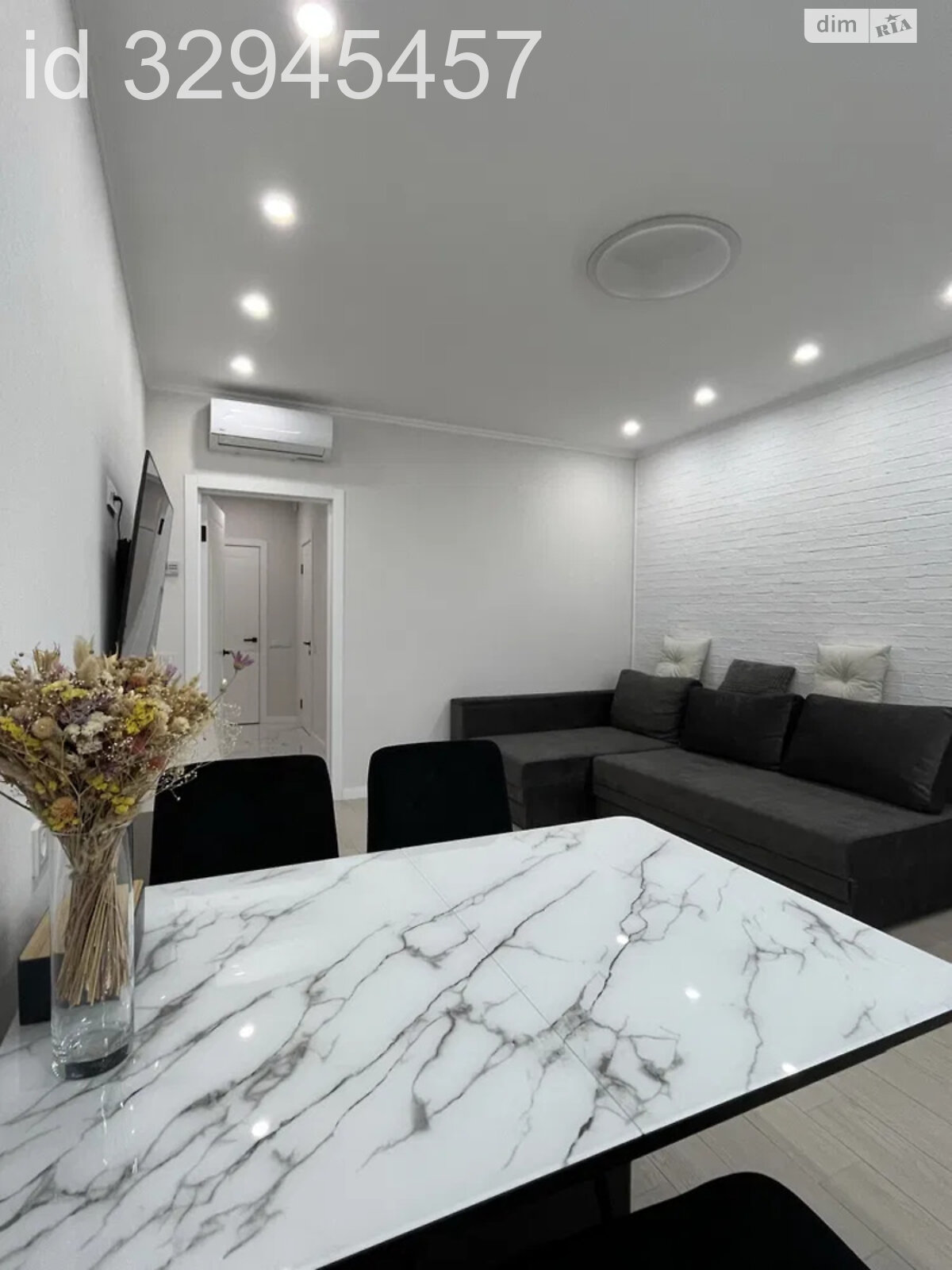 Продаж двокімнатної квартири в Києві, на вул. Радистів 34, район Биківня фото 1 Продаж двокімнатної квартири в Києві, на вул. Радистів 34, район Биківня фото 1