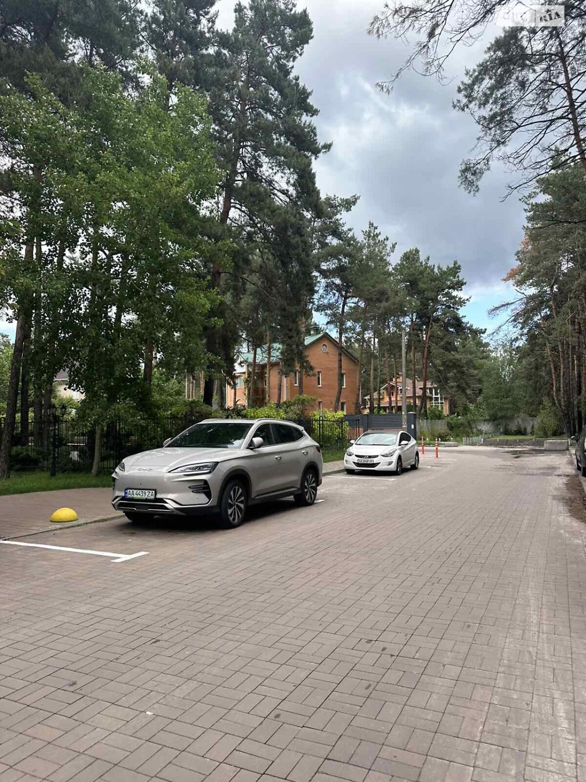 Продаж однокімнатної квартири в Києві, на вул. Радистів, район Биківня фото 1 Продаж однокімнатної квартири в Києві, на вул. Радистів, район Биківня фото 1