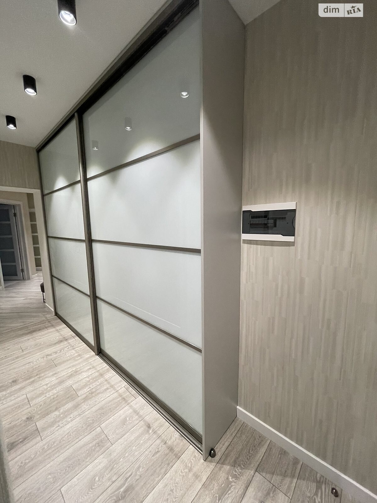 Продажа трехкомнатной квартиры в Киеве, на ул. Радистов 34 корпус 2, район Быковня фото 1