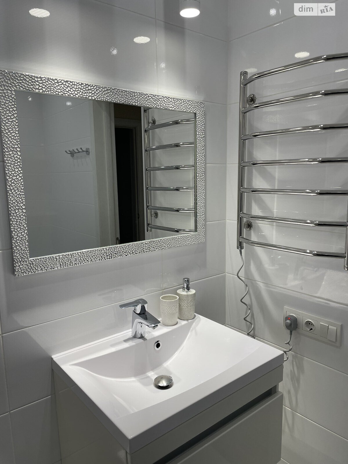 Продажа трехкомнатной квартиры в Киеве, на ул. Радистов 34 корпус 2, район Быковня фото 1