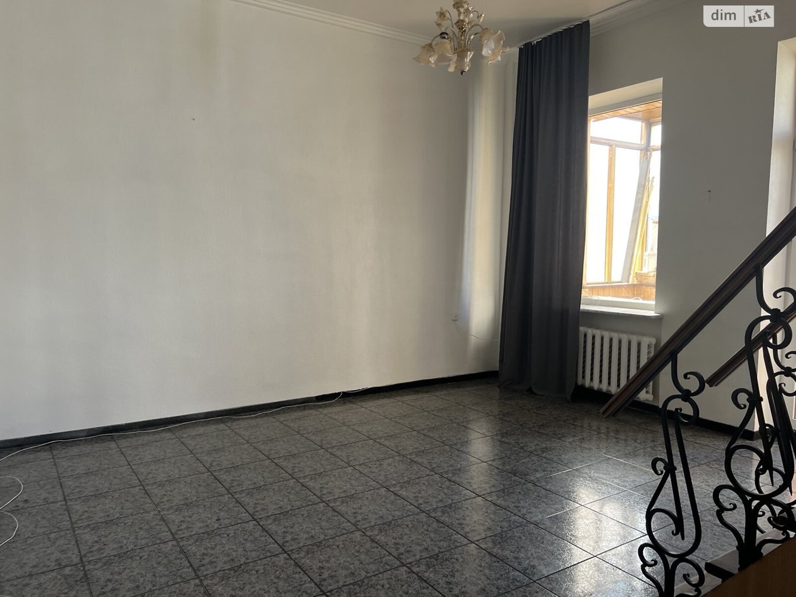 Продаж трикімнатної квартири в Києві, на вул. Басейна 12, кв. 24, район Черепанова гора фото 1 Продаж трикімнатної квартири в Києві, на вул. Басейна 12, кв. 24, район Черепанова гора фото 1