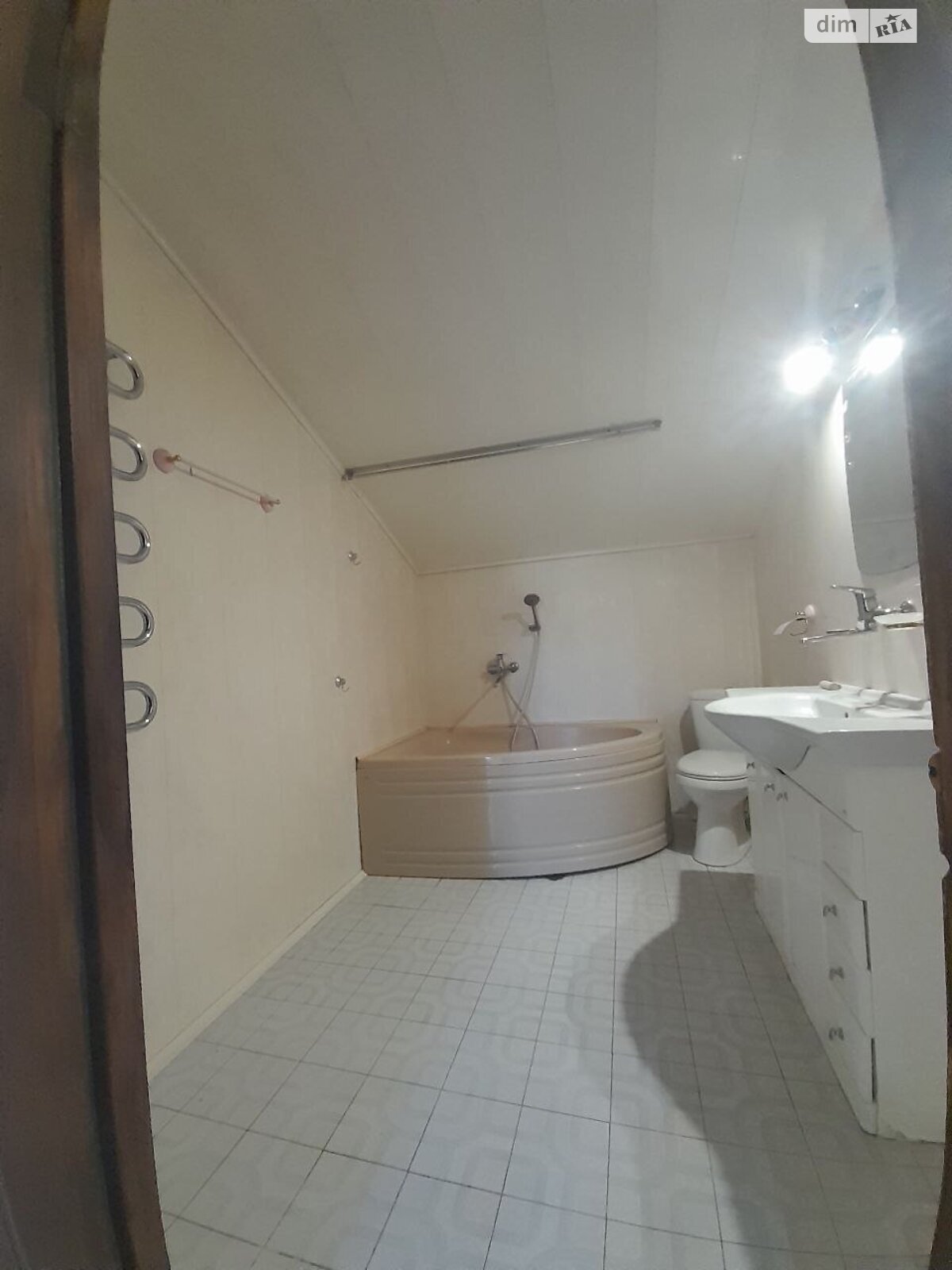 Продаж трикімнатної квартири в Києві, на вул. Басейна 12, кв. 24, район Черепанова гора фото 1 Продаж трикімнатної квартири в Києві, на вул. Басейна 12, кв. 24, район Черепанова гора фото 1