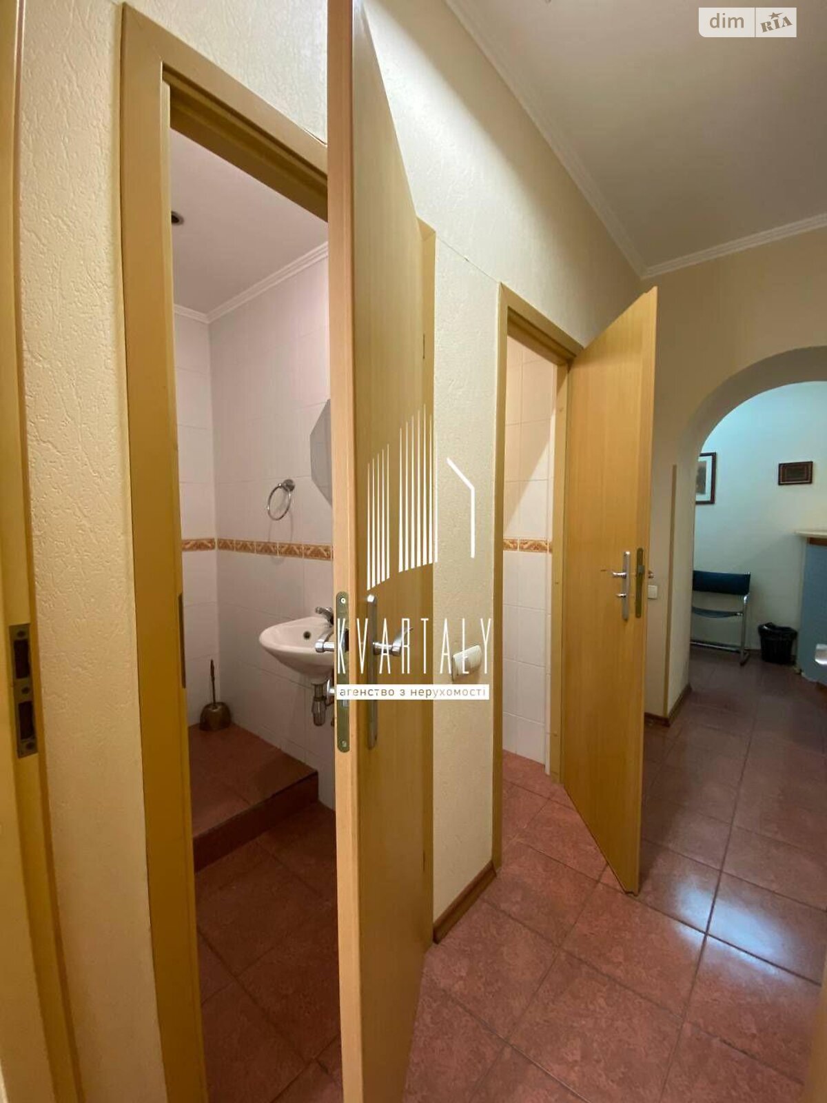 Продаж чотирикімнатної квартири в Києві, на вул. Ділова 6, район Черепанова гора фото 1 Продаж чотирикімнатної квартири в Києві, на вул. Ділова 6, район Черепанова гора фото 1