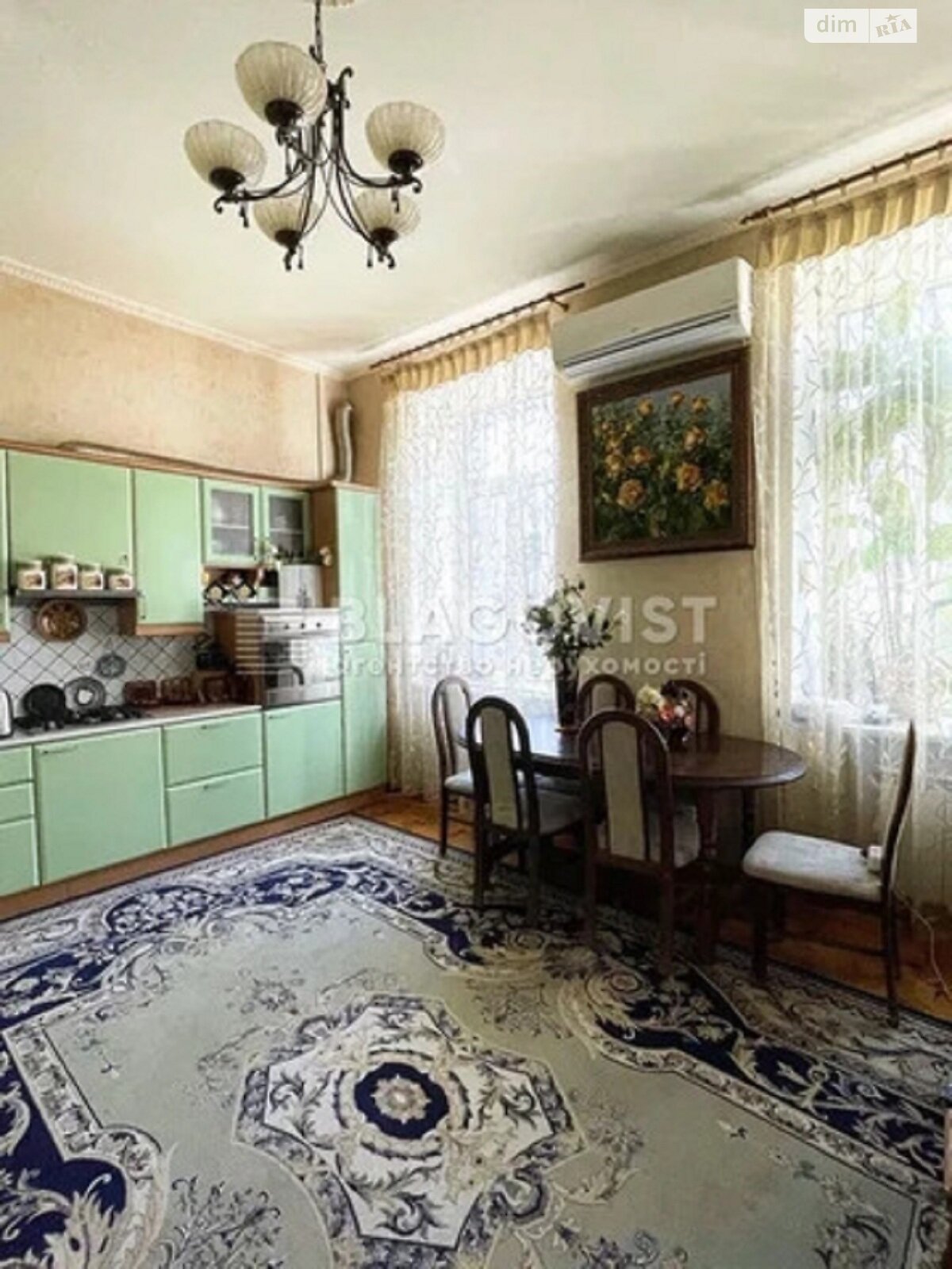 Продаж трикімнатної квартири в Києві, на вул. Еспланадна, район Черепанова гора фото 1 Продаж трикімнатної квартири в Києві, на вул. Еспланадна, район Черепанова гора фото 1