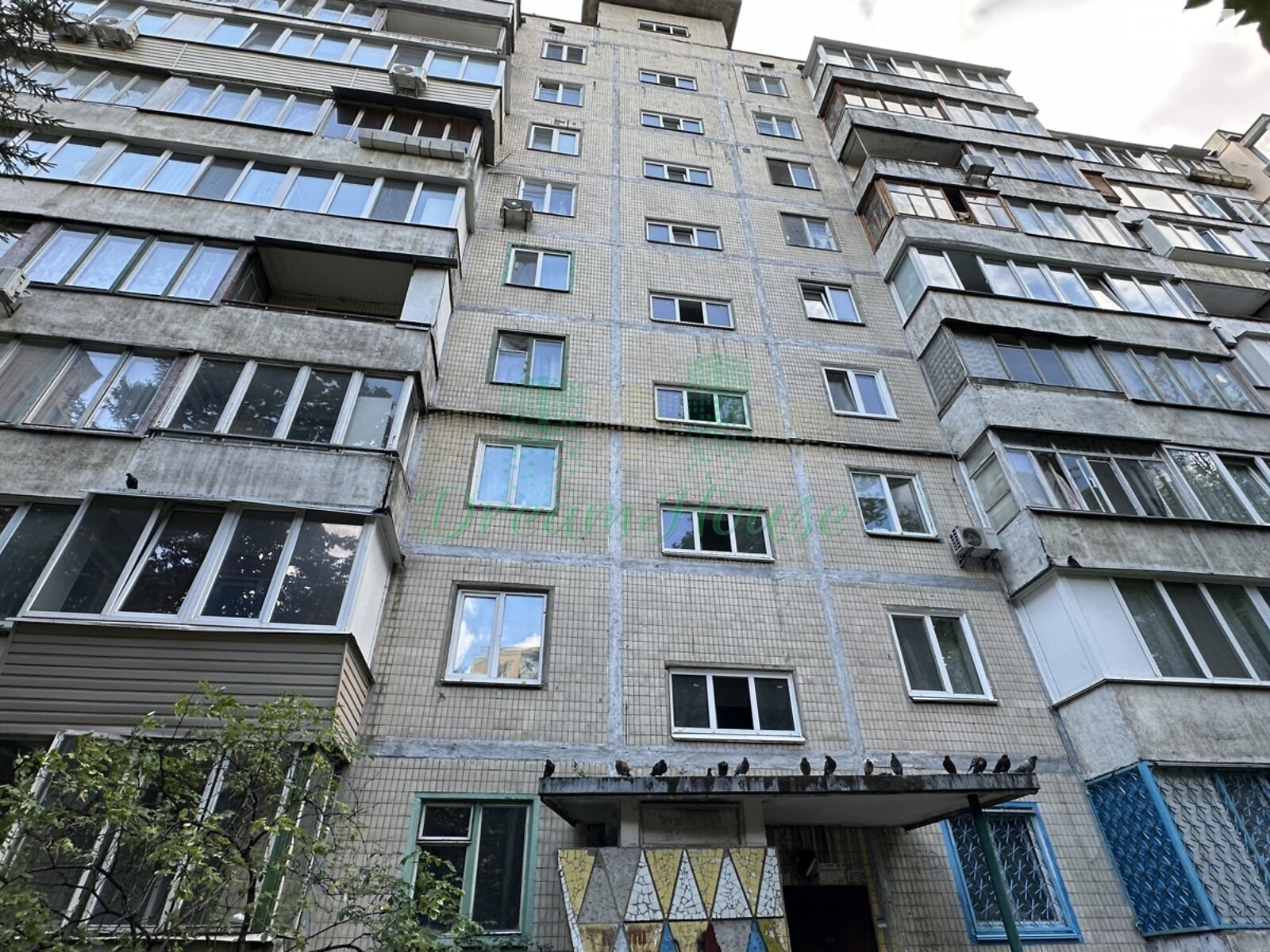 Продажа трехкомнатной квартиры в Киеве, на ул. Коновальца Евгения 37, район Черепанова гора фото 1 Продажа трехкомнатной квартиры в Киеве, на ул. Коновальца Евгения 37, район Черепанова гора фото 1
