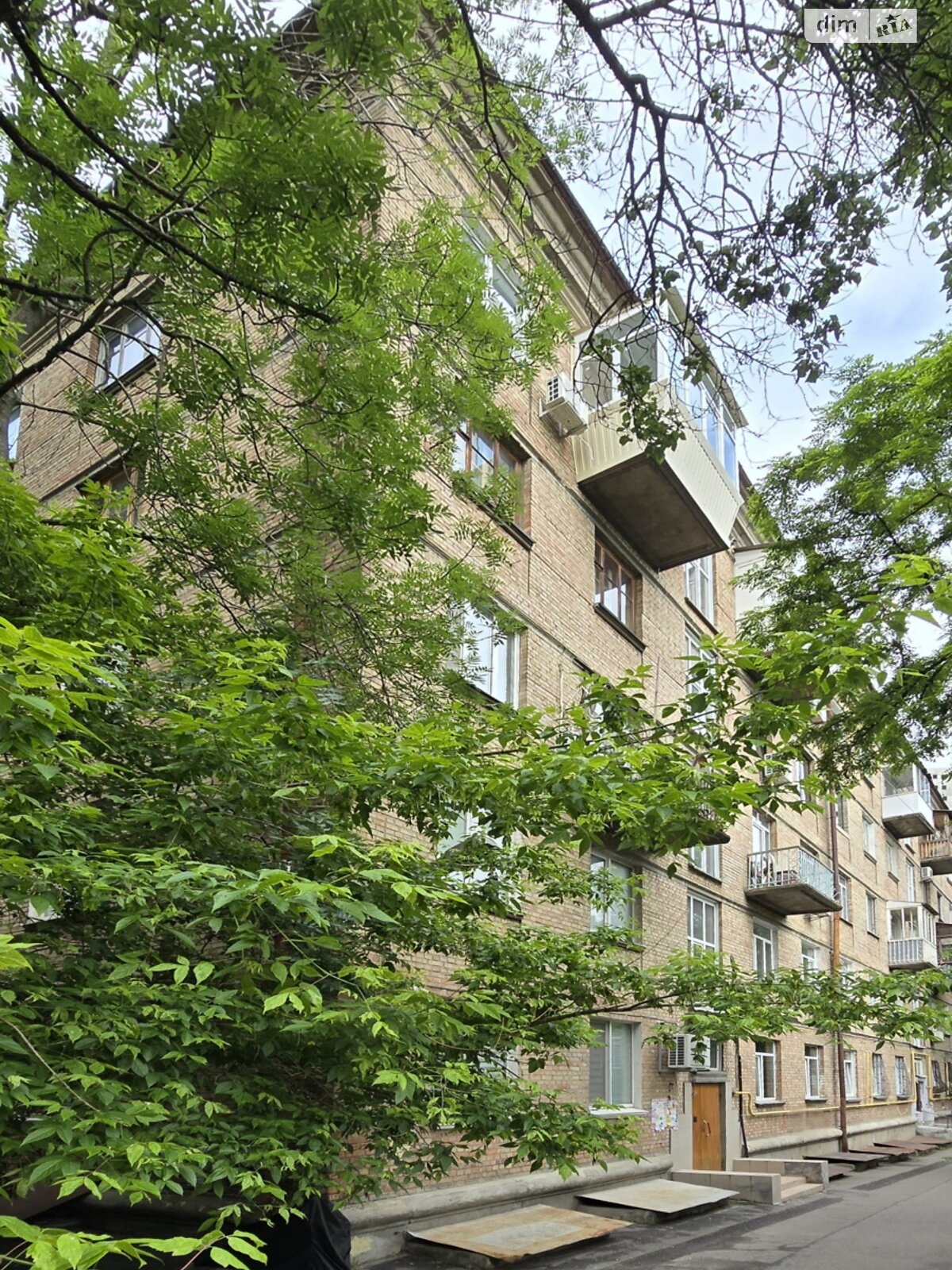 Продаж трикімнатної квартири в Києві, на вул. Коновальця Євгена 27А, район Черепанова гора фото 1 Продаж трикімнатної квартири в Києві, на вул. Коновальця Євгена 27А, район Черепанова гора фото 1