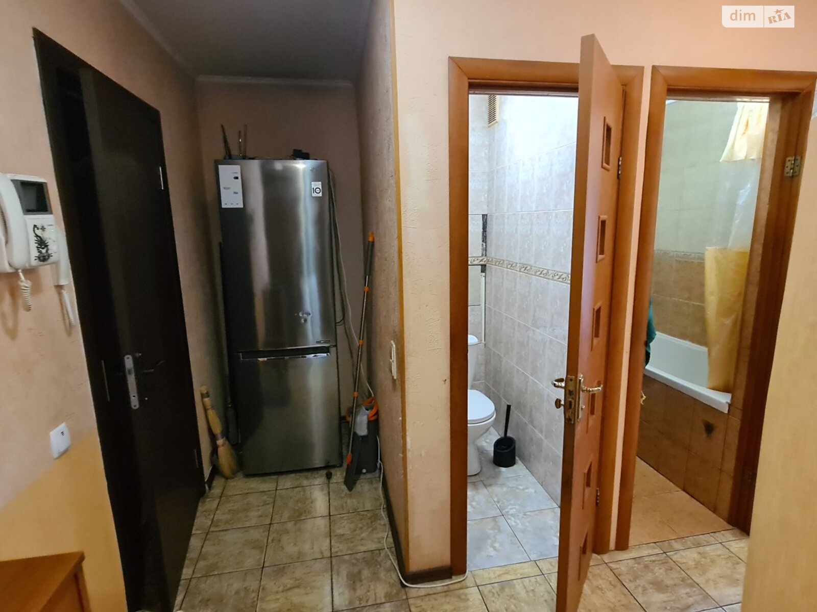 Продаж двокімнатної квартири в Києві, на вул. Коновальця Євгена 15/3, район Черепанова гора фото 1 Продаж двокімнатної квартири в Києві, на вул. Коновальця Євгена 15/3, район Черепанова гора фото 1