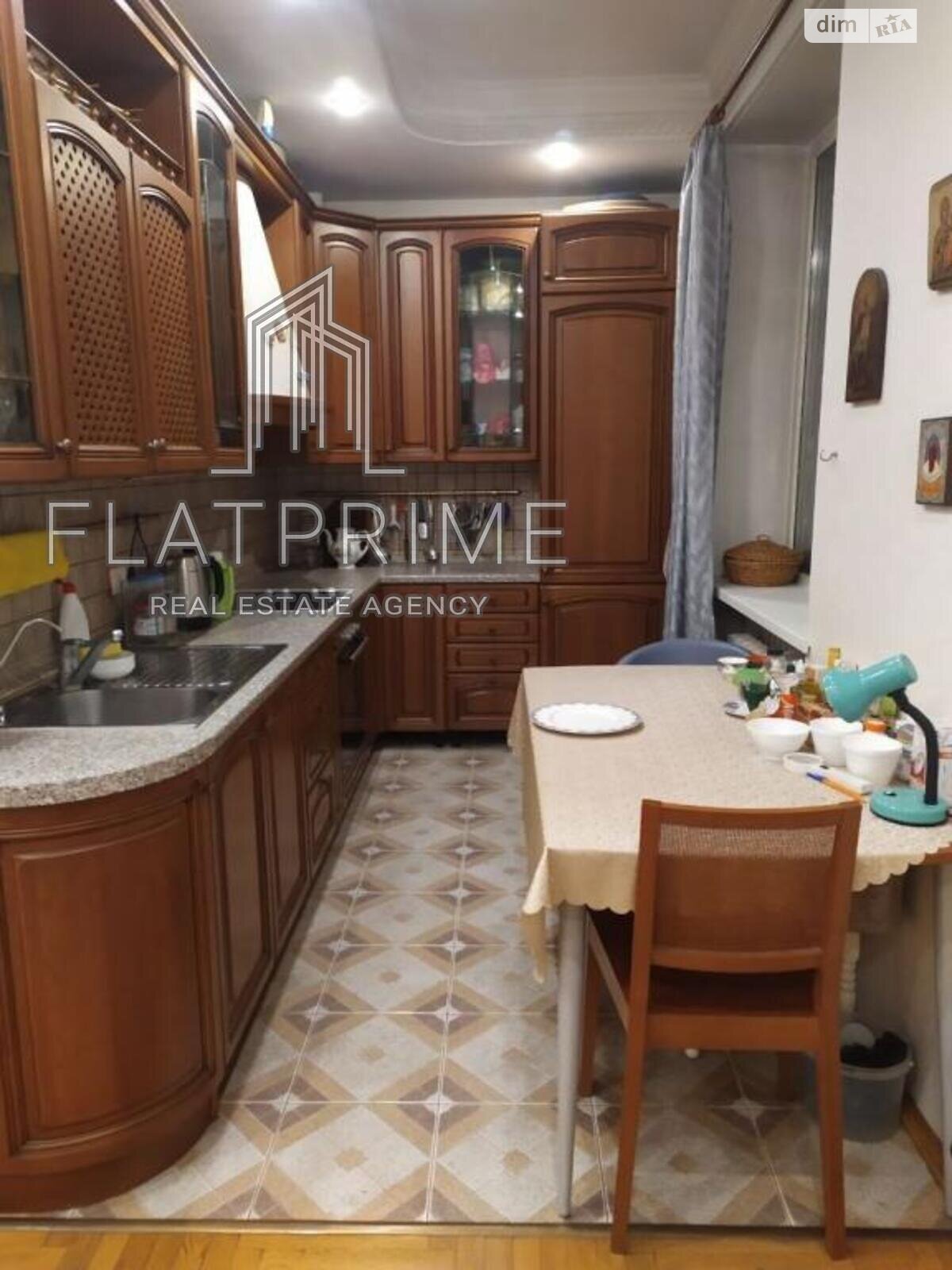 Продажа двухкомнатной квартиры в Киеве, на пер. Лабораторный 24, район Черепанова гора фото 1 Продажа двухкомнатной квартиры в Киеве, на пер. Лабораторный 24, район Черепанова гора фото 1