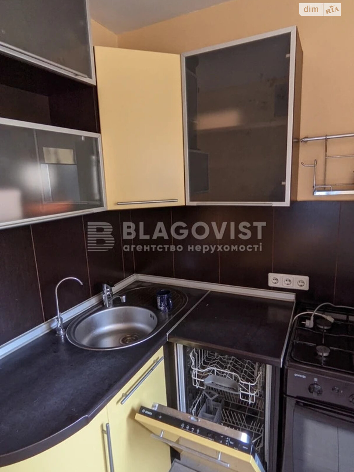 Продаж двокімнатної квартири в Києві, на пров. Лабораторний 4, район Черепанова гора фото 1 Продаж двокімнатної квартири в Києві, на пров. Лабораторний 4, район Черепанова гора фото 1