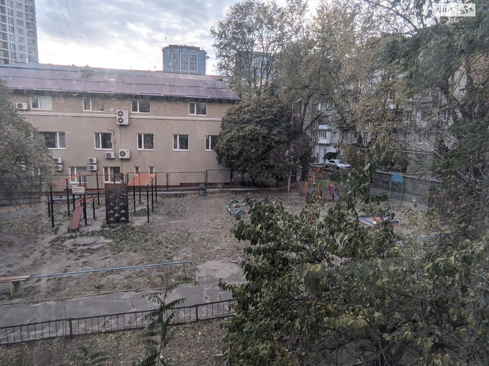 Продажа двухкомнатной квартиры в Киеве, на пер. Лабораторный 4, район Черепанова гора фото 1 Продажа двухкомнатной квартиры в Киеве, на пер. Лабораторный 4, район Черепанова гора фото 1