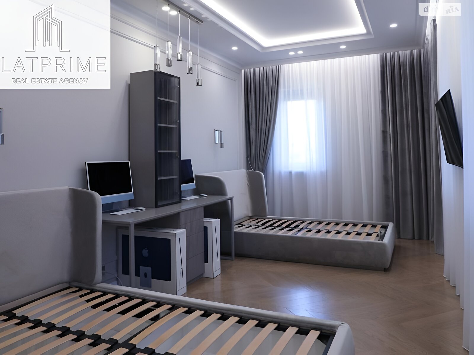 Продажа трехкомнатной квартиры в Киеве, на пер. Лабораторный 7, район Черепанова гора фото 1 Продажа трехкомнатной квартиры в Киеве, на пер. Лабораторный 7, район Черепанова гора фото 1