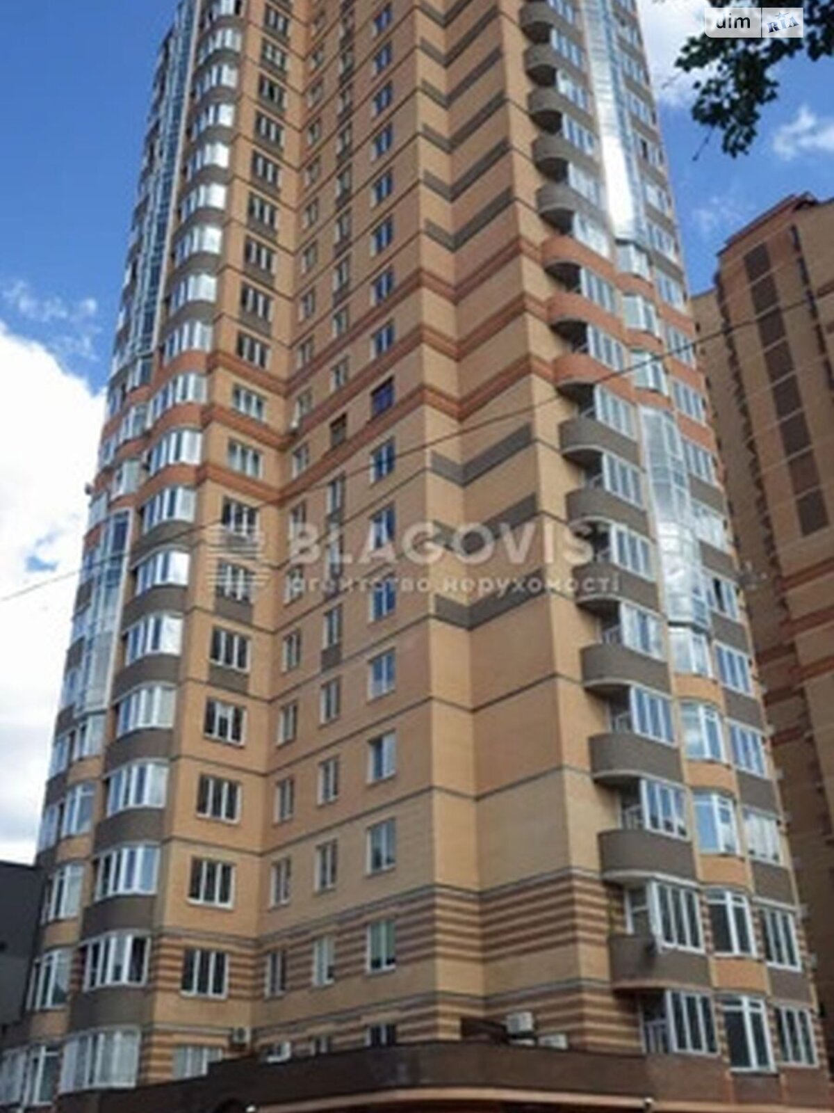 Продаж трикімнатної квартири в Києві, на пров. Лабораторний 6, район Черепанова гора фото 1 Продаж трикімнатної квартири в Києві, на пров. Лабораторний 6, район Черепанова гора фото 1