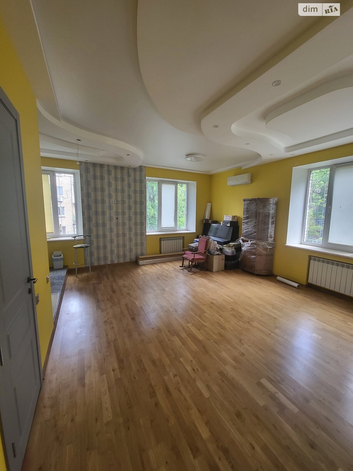 Продажа трехкомнатной квартиры в Киеве, на пер. Лабораторный 24, район Черепанова гора фото 1 Продажа трехкомнатной квартиры в Киеве, на пер. Лабораторный 24, район Черепанова гора фото 1