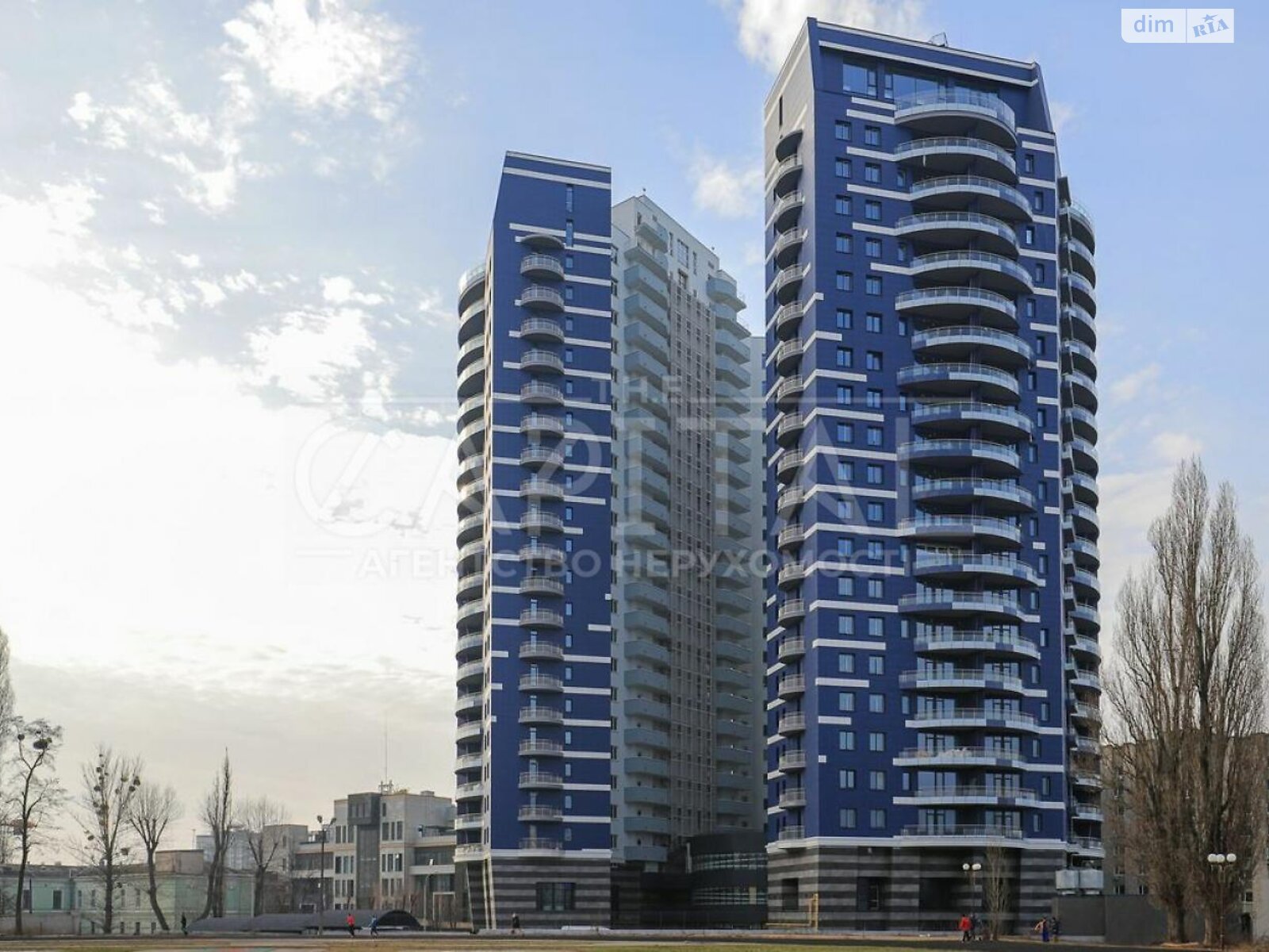 Продажа трехкомнатной квартиры в Киеве, на пер. Лабораторный 7, район Черепанова гора фото 1 Продажа трехкомнатной квартиры в Киеве, на пер. Лабораторный 7, район Черепанова гора фото 1