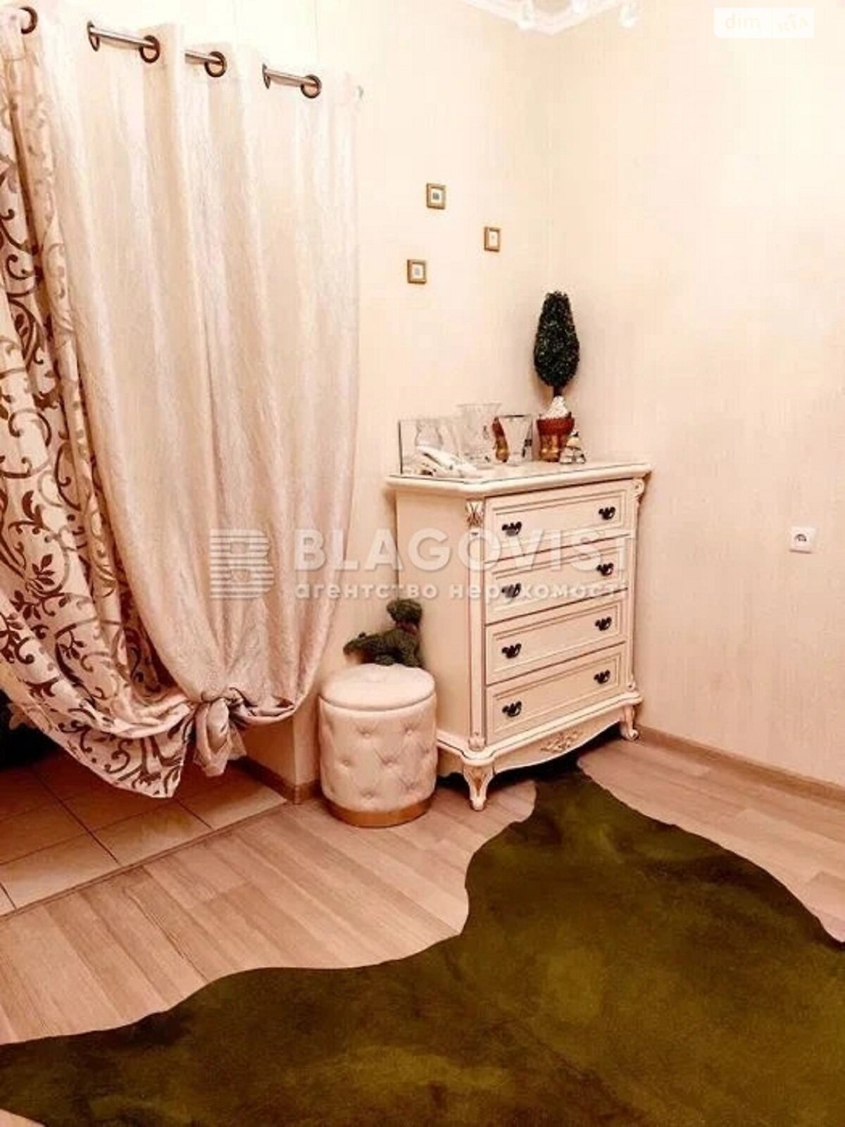 Продажа трехкомнатной квартиры в Киеве, на бул. Леси Украинки 24, район Черепанова гора фото 1 Продажа трехкомнатной квартиры в Киеве, на бул. Леси Украинки 24, район Черепанова гора фото 1
