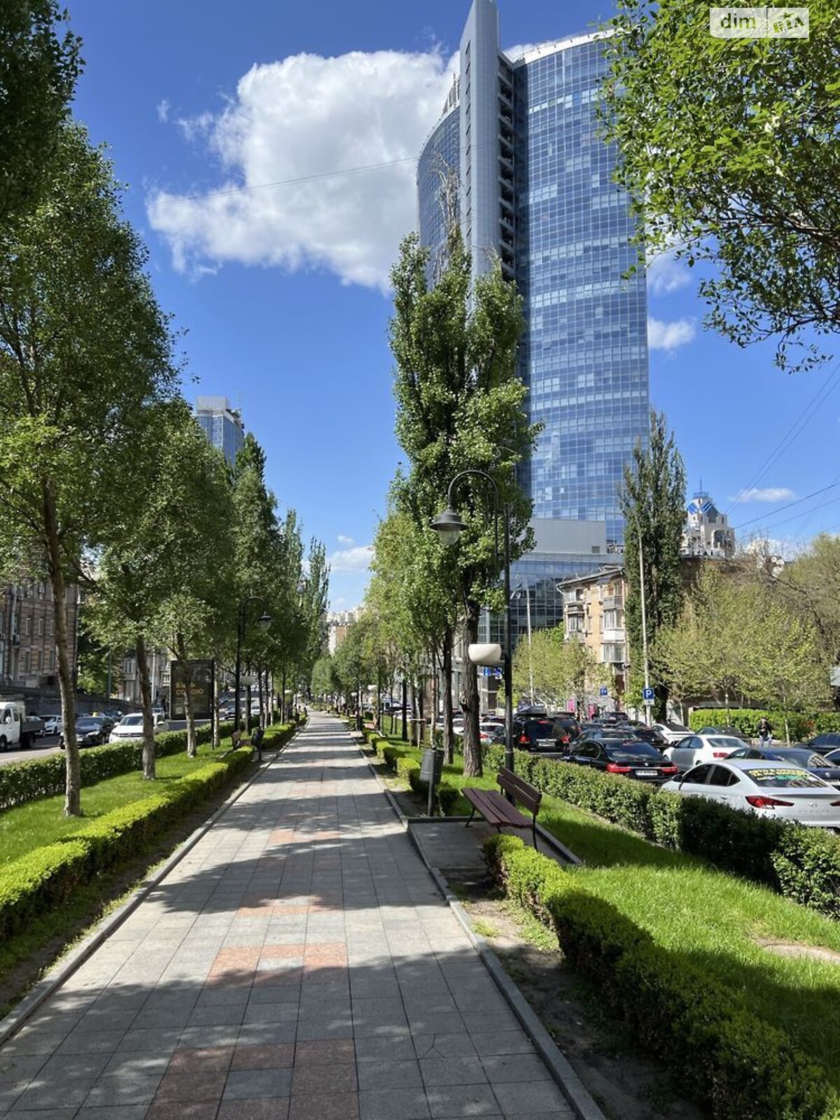 Продаж трикімнатної квартири в Києві, на бул. Лесі Українки 20/22, район Черепанова гора фото 1 Продаж трикімнатної квартири в Києві, на бул. Лесі Українки 20/22, район Черепанова гора фото 1