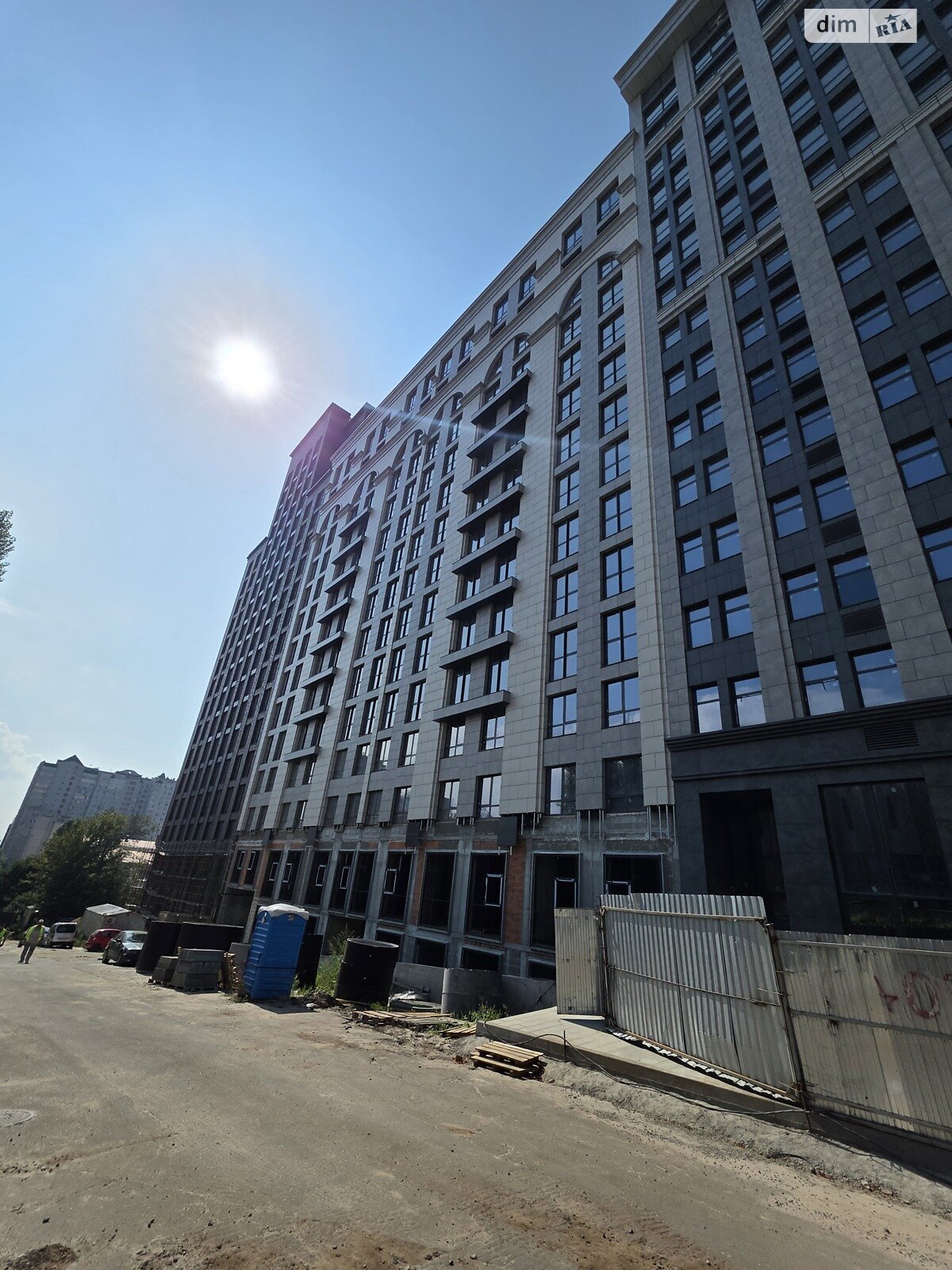 Продаж трикімнатної квартири в Києві, на вул. Предславинська, район Черепанова гора фото 1 Продаж трикімнатної квартири в Києві, на вул. Предславинська, район Черепанова гора фото 1