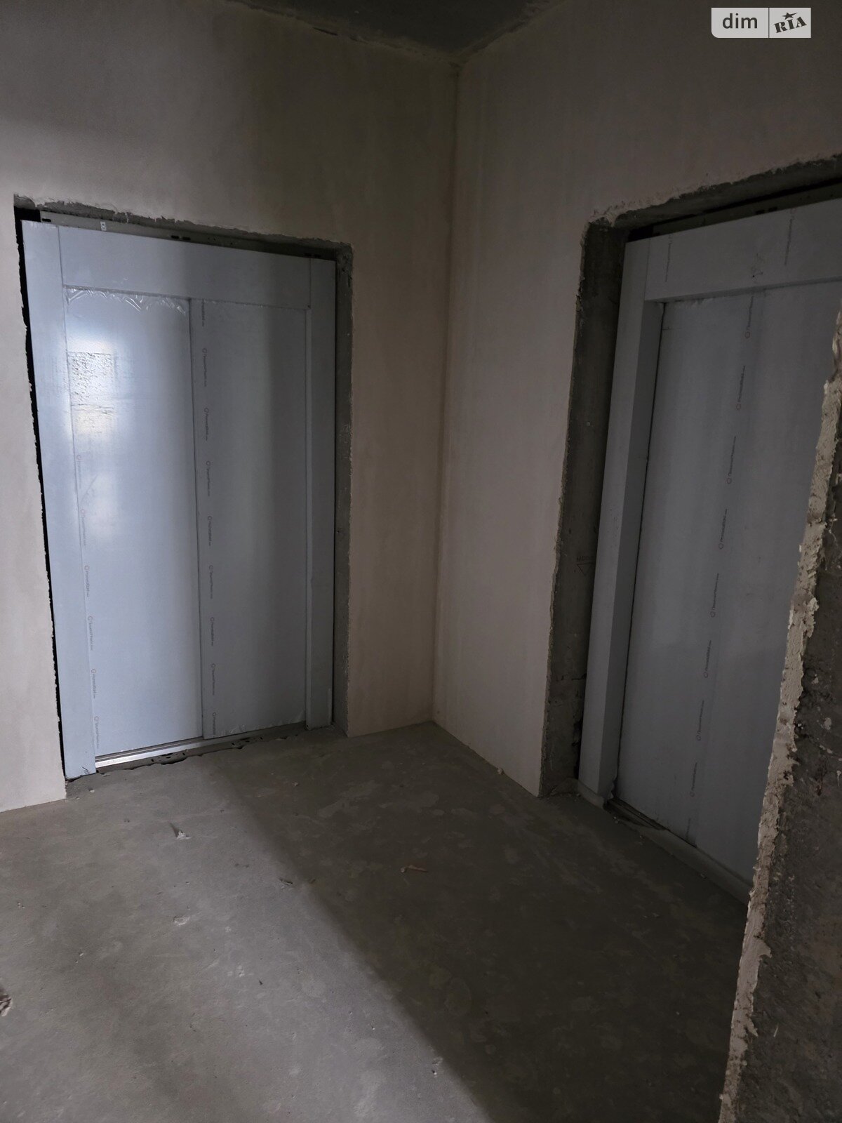 Продаж трикімнатної квартири в Києві, на вул. Предславинська, район Черепанова гора фото 1 Продаж трикімнатної квартири в Києві, на вул. Предславинська, район Черепанова гора фото 1