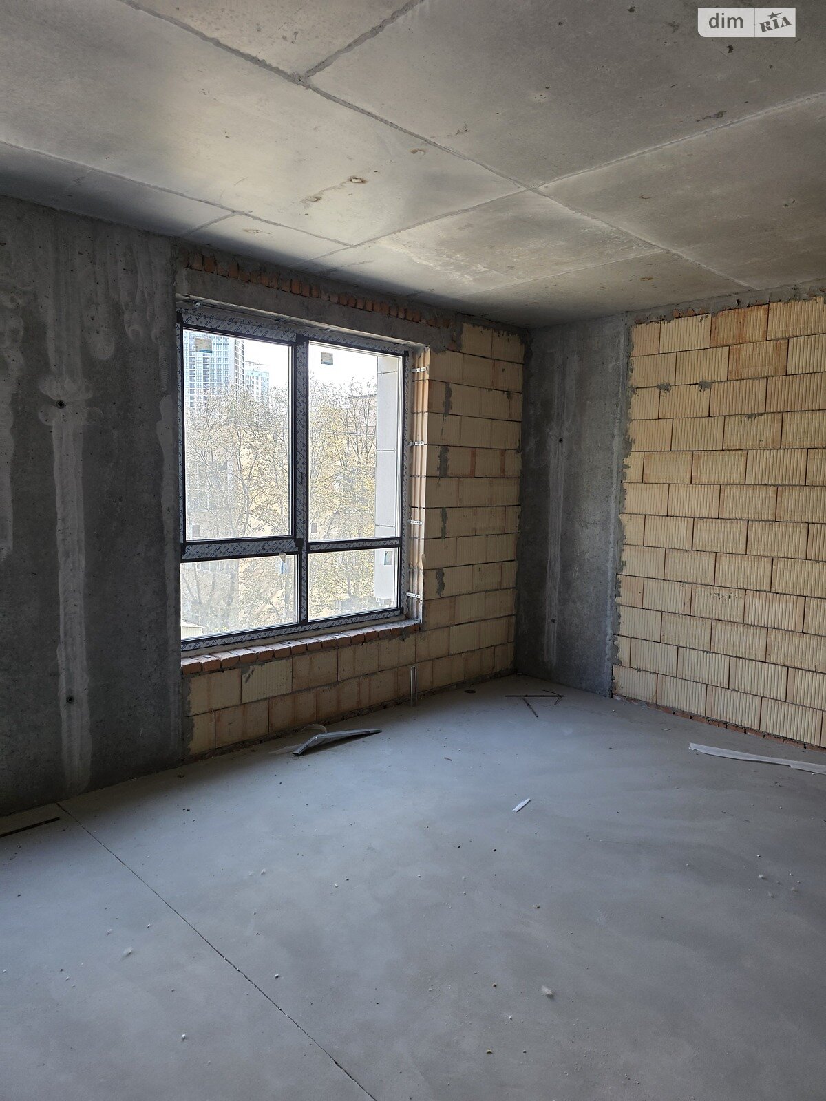 Продаж трикімнатної квартири в Києві, на вул. Предславинська, район Черепанова гора фото 1 Продаж трикімнатної квартири в Києві, на вул. Предславинська, район Черепанова гора фото 1