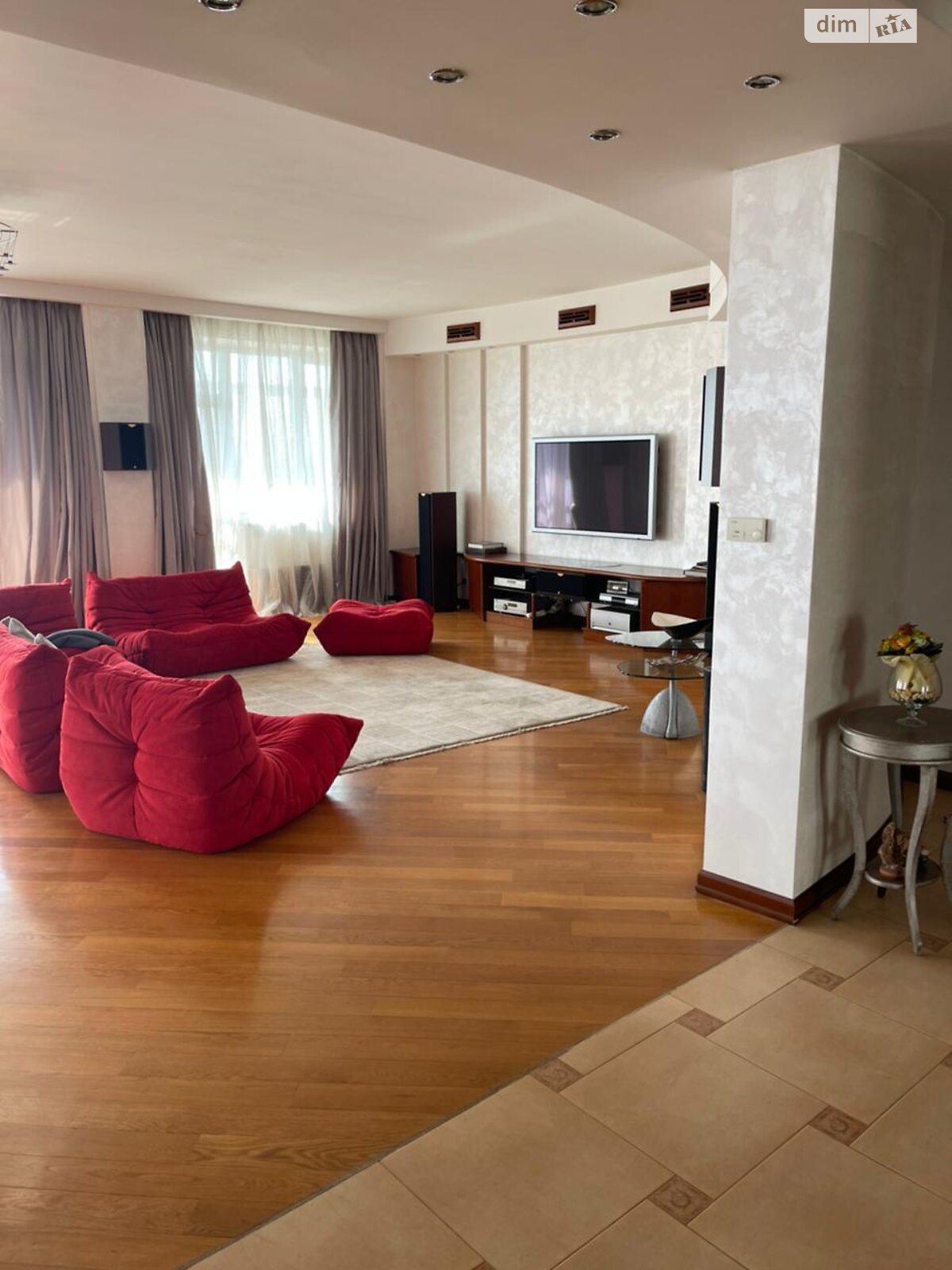 Продаж чотирикімнатної квартири в Києві, на вул. Предславинська 31/11, район Черепанова гора фото 1 Продаж чотирикімнатної квартири в Києві, на вул. Предславинська 31/11, район Черепанова гора фото 1