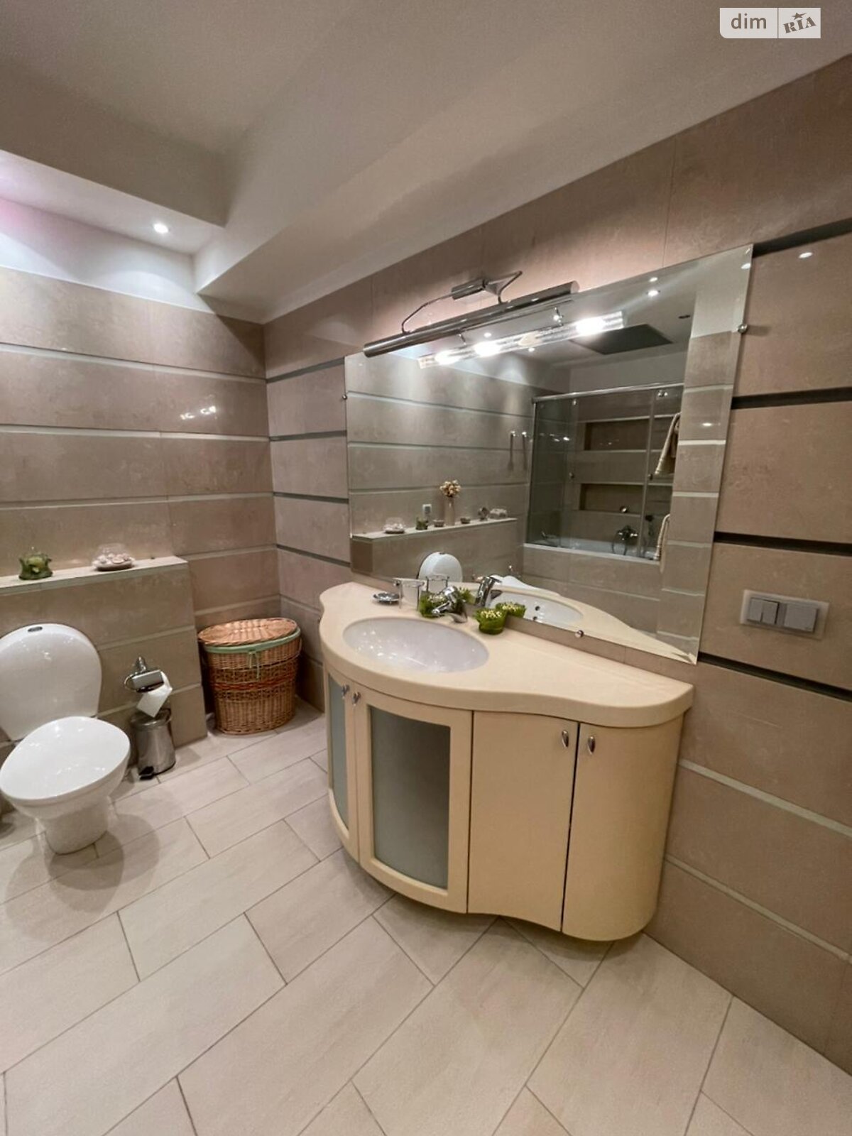 Продаж чотирикімнатної квартири в Києві, на вул. Предславинська 31/11, район Черепанова гора фото 1 Продаж чотирикімнатної квартири в Києві, на вул. Предславинська 31/11, район Черепанова гора фото 1