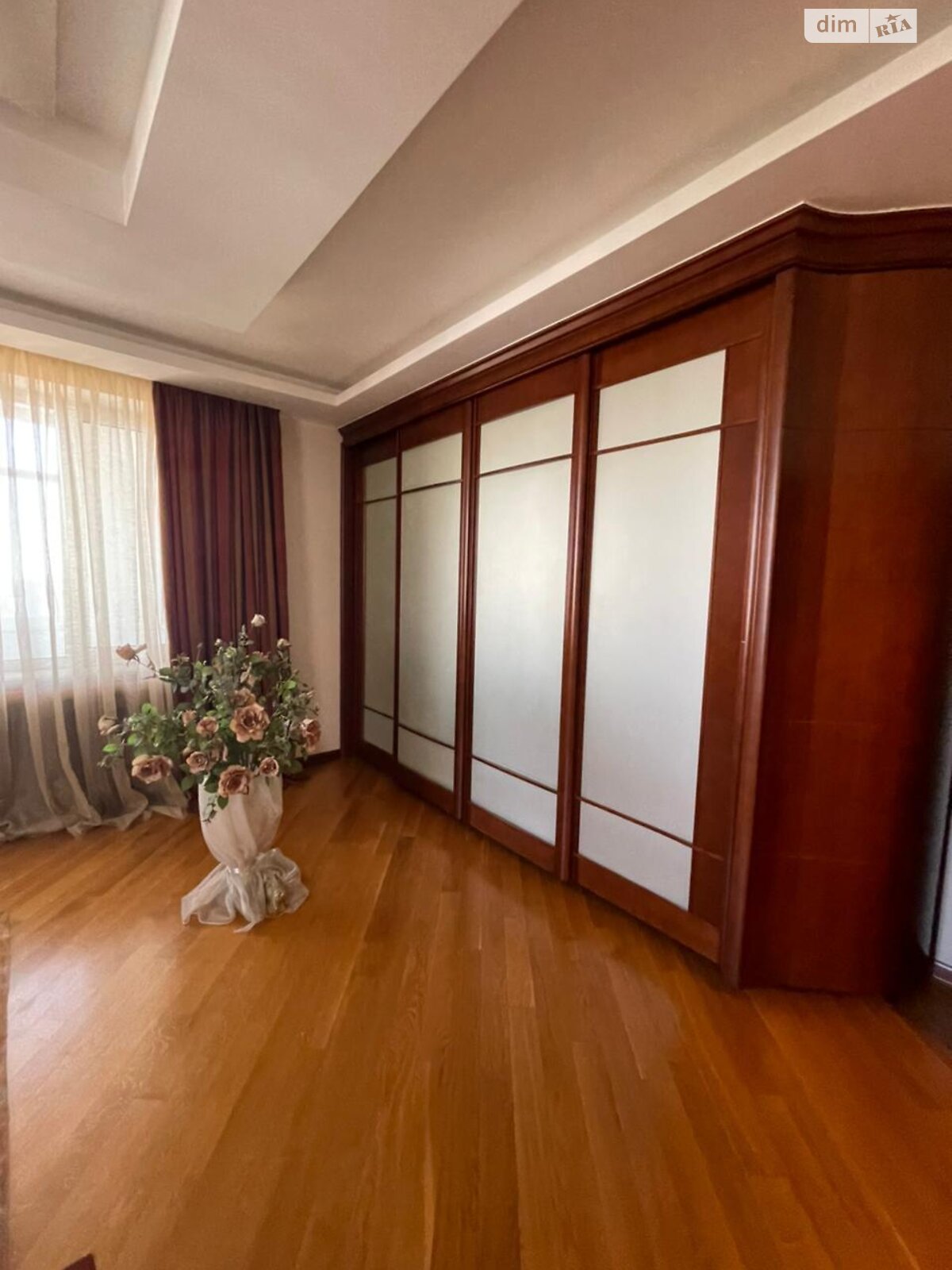 Продаж чотирикімнатної квартири в Києві, на вул. Предславинська 31/11, район Черепанова гора фото 1 Продаж чотирикімнатної квартири в Києві, на вул. Предславинська 31/11, район Черепанова гора фото 1