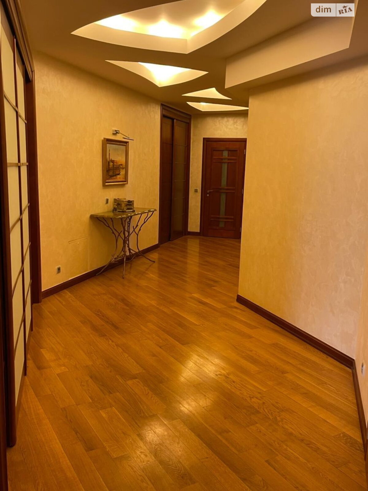 Продаж чотирикімнатної квартири в Києві, на вул. Предславинська 31/11, район Черепанова гора фото 1 Продаж чотирикімнатної квартири в Києві, на вул. Предславинська 31/11, район Черепанова гора фото 1