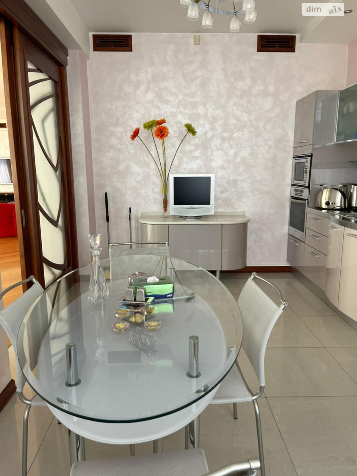 Продаж чотирикімнатної квартири в Києві, на вул. Предславинська 31/11, район Черепанова гора фото 1 Продаж чотирикімнатної квартири в Києві, на вул. Предславинська 31/11, район Черепанова гора фото 1