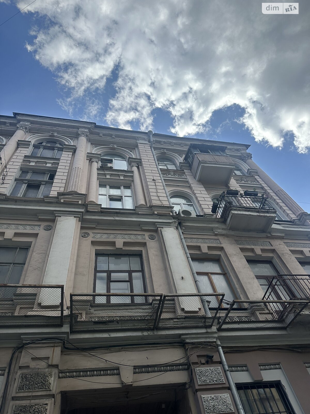 Продажа трехкомнатной квартиры в Киеве, на ул. Саксаганского 89А, район Черепанова гора фото 1 Продажа трехкомнатной квартиры в Киеве, на ул. Саксаганского 89А, район Черепанова гора фото 1