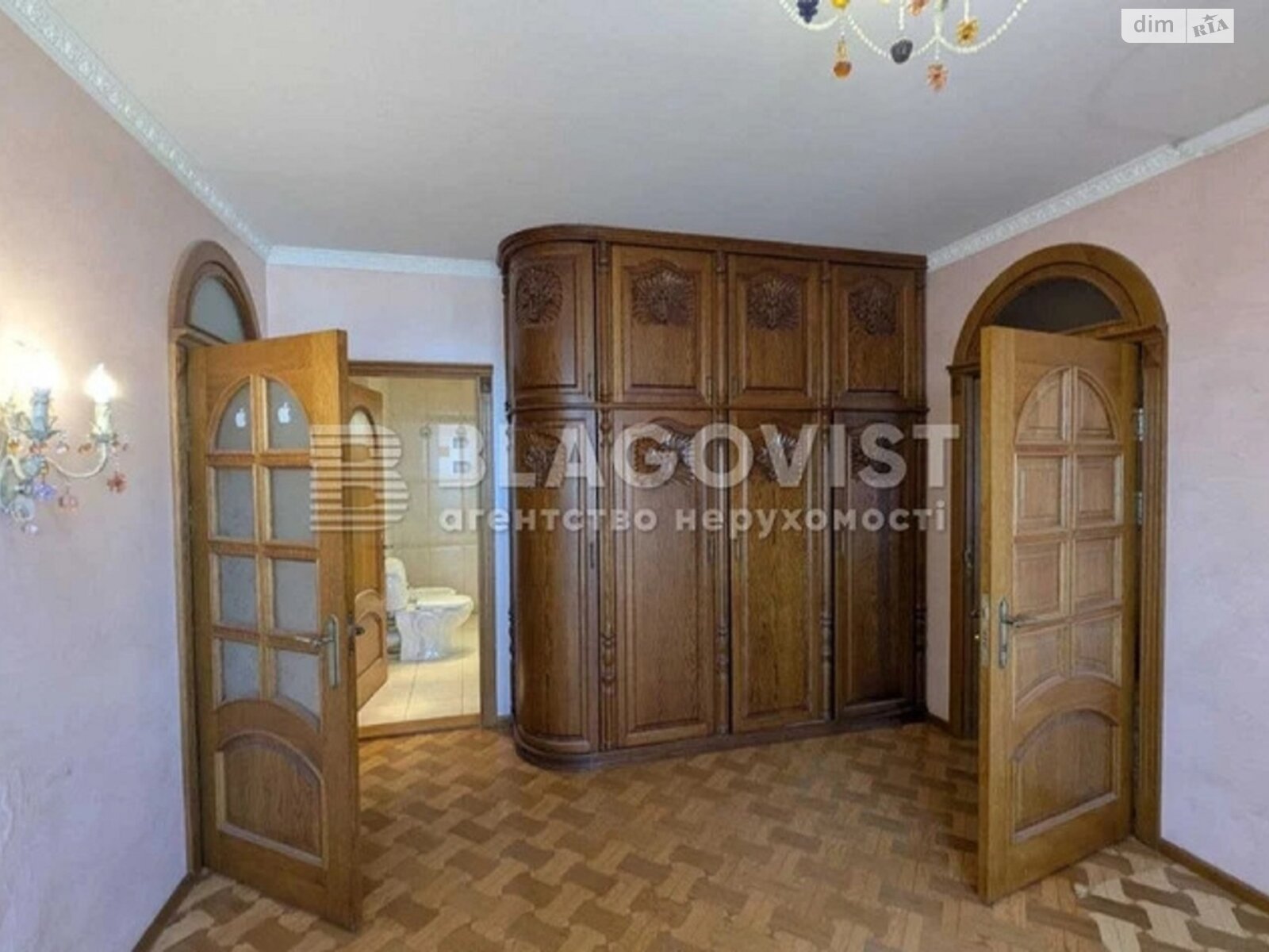 Продаж трикімнатної квартири в Києві, на вул. Саксаганського, район Черепанова гора фото 1 Продаж трикімнатної квартири в Києві, на вул. Саксаганського, район Черепанова гора фото 1