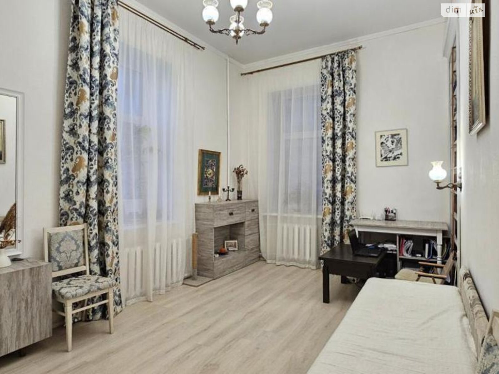 Продаж трикімнатної квартири в Києві, на вул. Шота Руставелі 32, район Черепанова гора фото 1 Продаж трикімнатної квартири в Києві, на вул. Шота Руставелі 32, район Черепанова гора фото 1