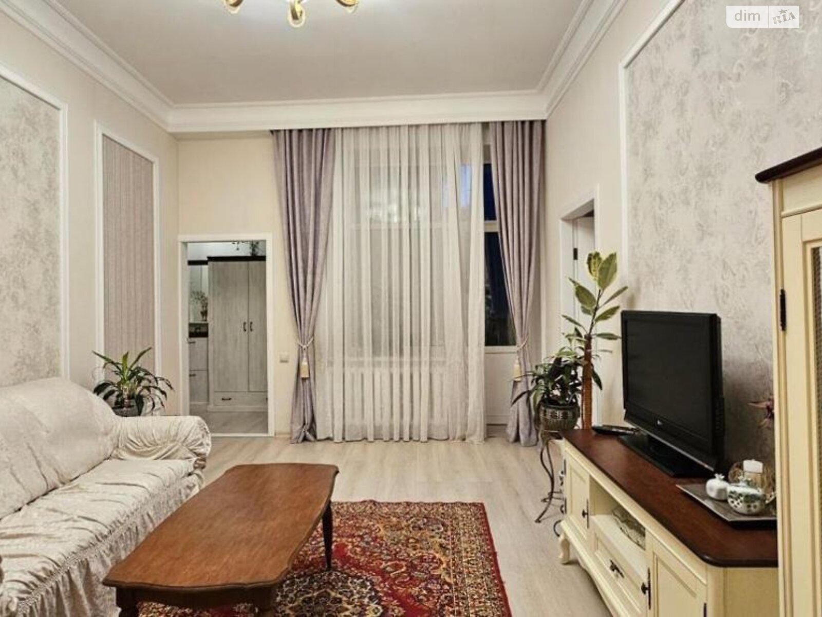 Продажа трехкомнатной квартиры в Киеве, на ул. Шота Руставели 32, район Черепанова гора фото 1 Продажа трехкомнатной квартиры в Киеве, на ул. Шота Руставели 32, район Черепанова гора фото 1