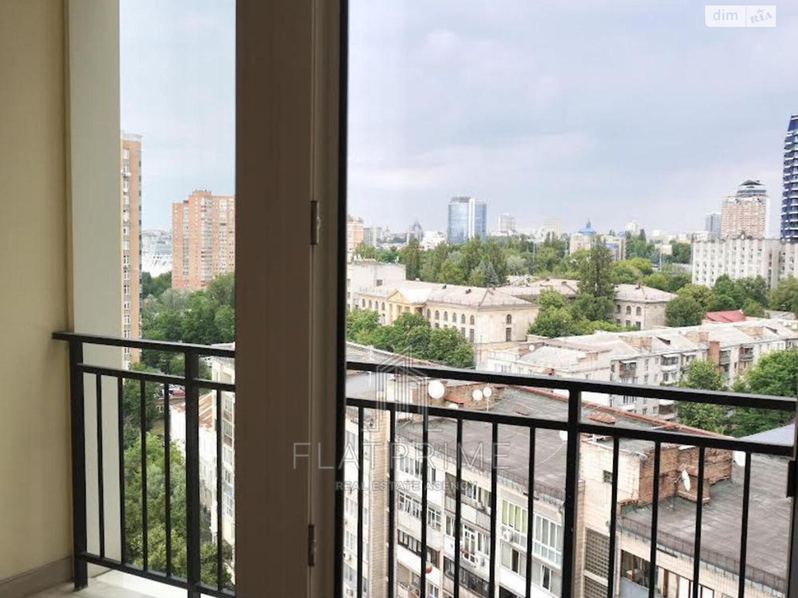 Продаж трикімнатної квартири в Києві, на вул. Василя Тютюнника 28А, район Черепанова гора фото 1