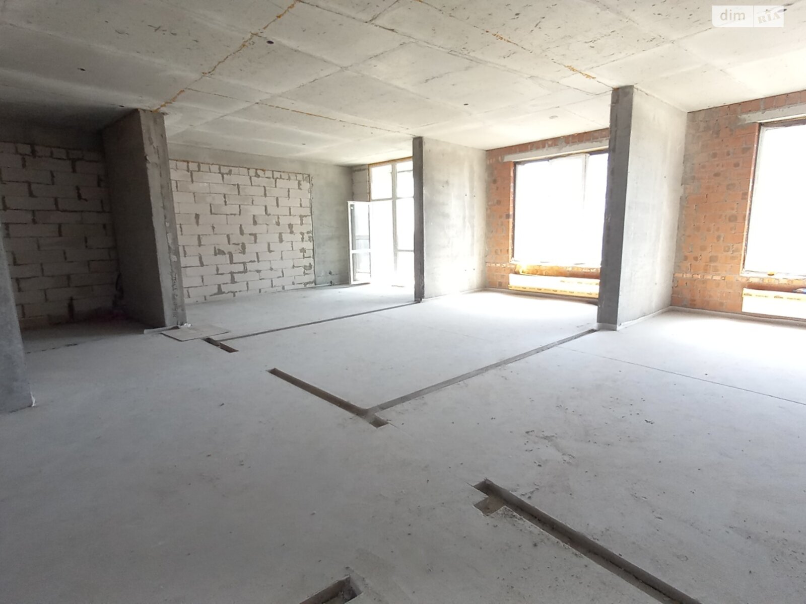 Продажа трехкомнатной квартиры в Киеве, на ул. Василия Тютюнника 28А, район Рождественская фото 1