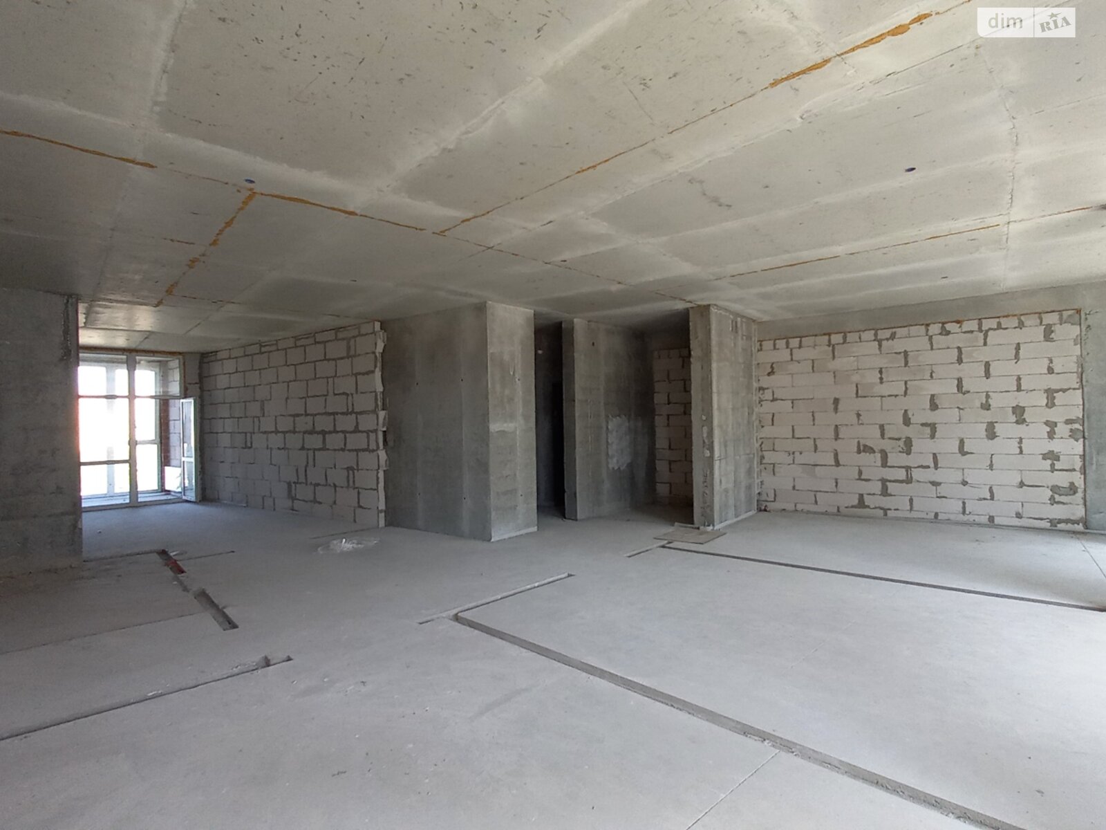 Продажа трехкомнатной квартиры в Киеве, на ул. Василия Тютюнника 28А, район Рождественская фото 1