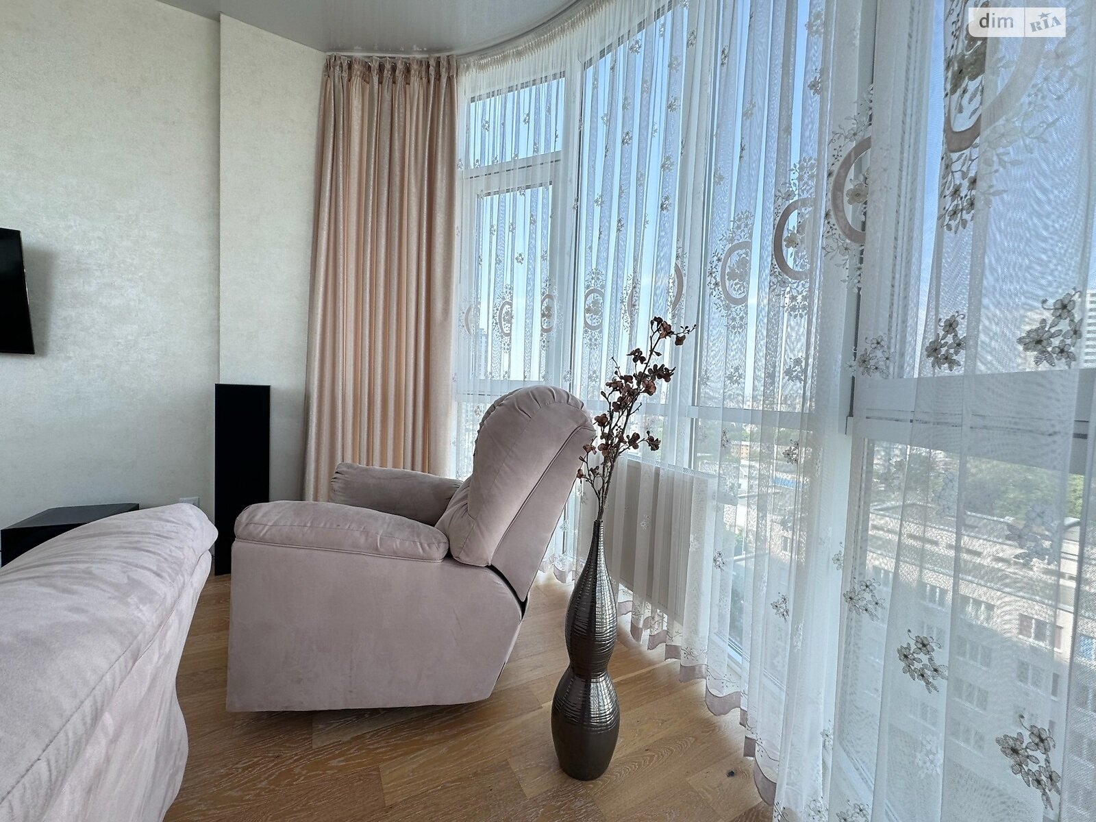 Продаж трикімнатної квартири в Києві, на вул. Андрія Верхогляда 2А, район Чорна Гора фото 1 Продаж трикімнатної квартири в Києві, на вул. Андрія Верхогляда 2А, район Чорна Гора фото 1