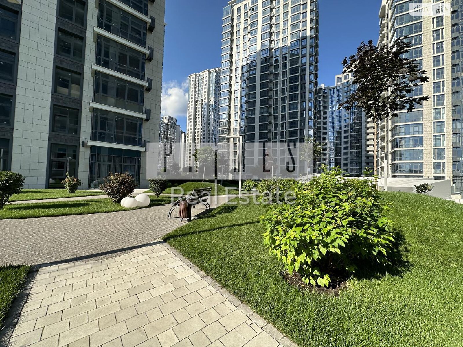 Продаж п`ятикімнатної квартири в Києві, на вул. Андрія Верхогляда 19А, район Чорна Гора фото 1 Продаж п`ятикімнатної квартири в Києві, на вул. Андрія Верхогляда 19А, район Чорна Гора фото 1