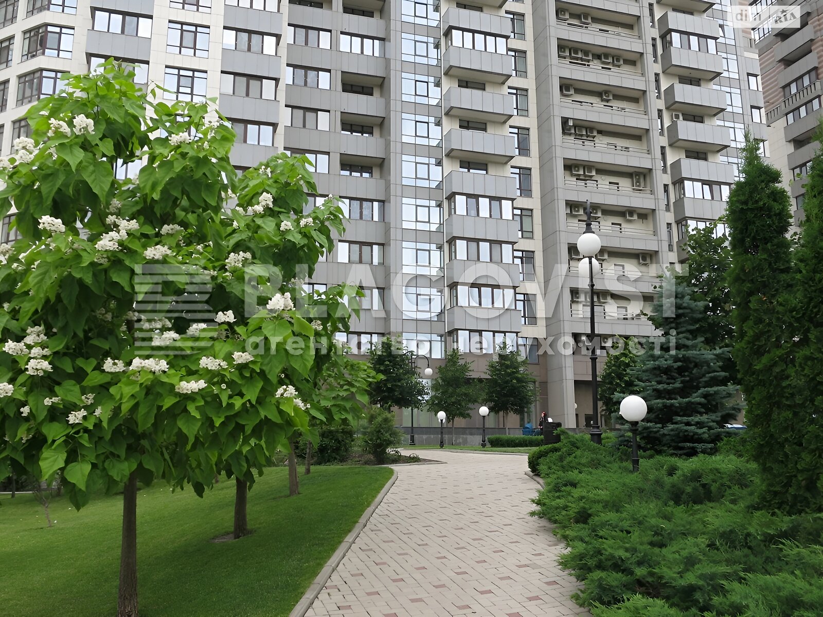 Продажа четырехкомнатной квартиры в Киеве, на ул. Андрея Верхогляда 14, район Черная Гора фото 1 Продажа четырехкомнатной квартиры в Киеве, на ул. Андрея Верхогляда 14, район Черная Гора фото 1