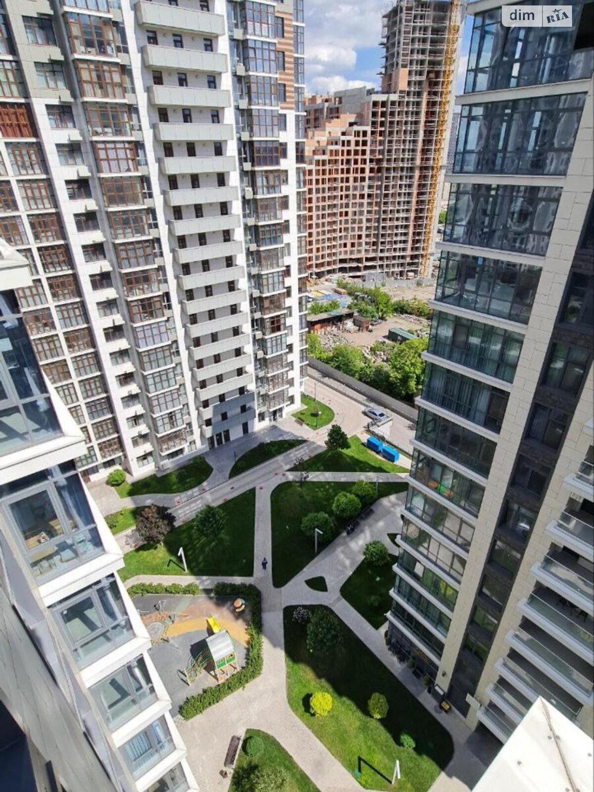 Продаж чотирикімнатної квартири в Києві, на вул. Андрія Верхогляда 17Б, район Чорна Гора фото 1