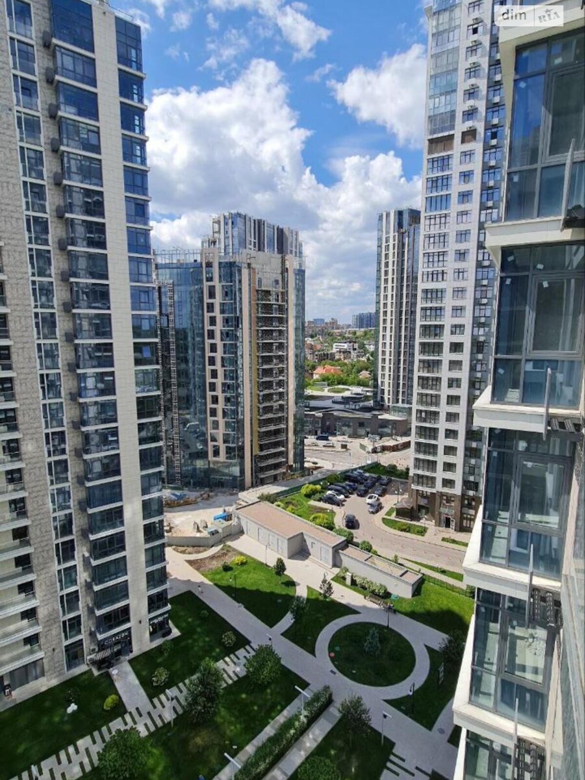 Продаж чотирикімнатної квартири в Києві, на вул. Андрія Верхогляда 17Б, район Чорна Гора фото 1