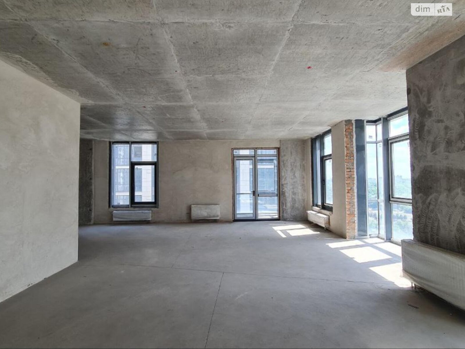 Продаж чотирикімнатної квартири в Києві, на вул. Андрія Верхогляда 17Б, район Чорна Гора фото 1